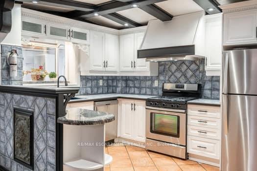Photo 17 of 164 Edgemont Street S, Hamilton, Delta — HOMEH