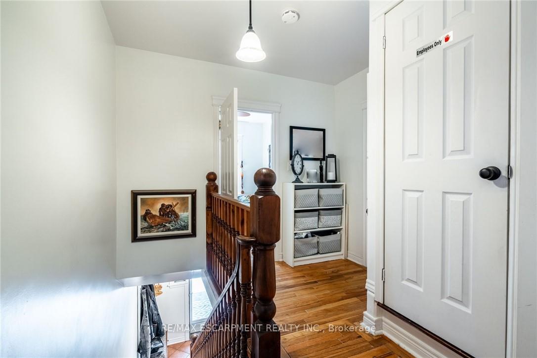 Photo 30 of 164 Edgemont Street S, Hamilton, Delta — HOMEH