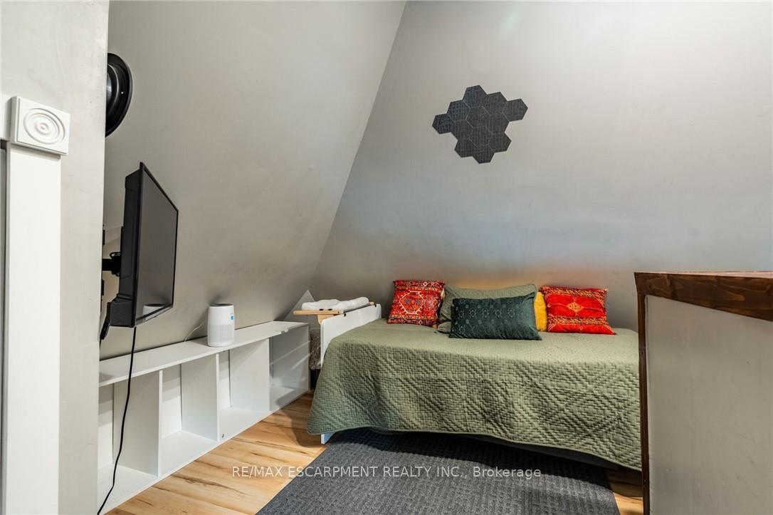 Photo 31 of 164 Edgemont Street S, Hamilton, Delta — HOMEH