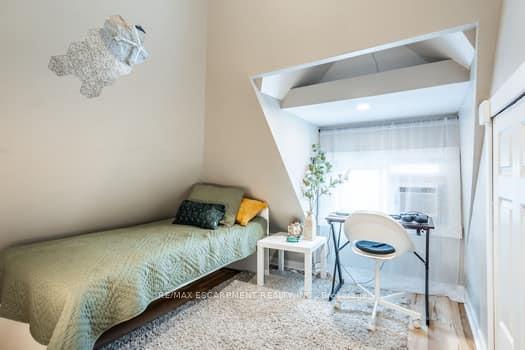 Photo 29 of 164 Edgemont Street S, Hamilton, Delta — HOMEH
