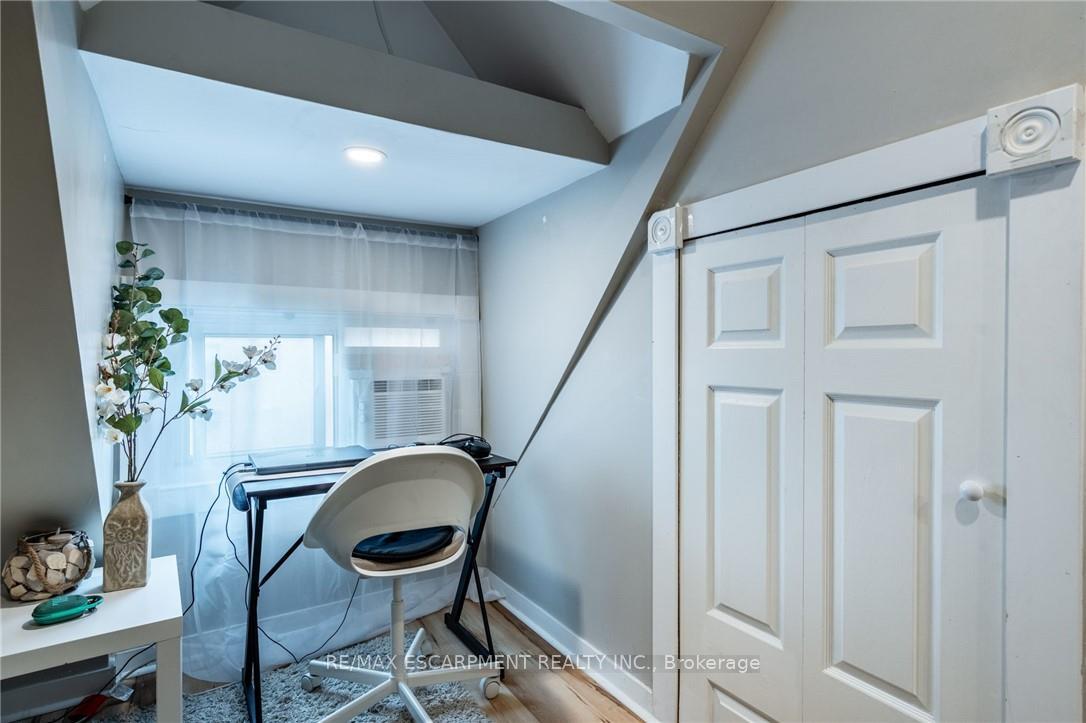 Photo 27 of 164 Edgemont Street S, Hamilton, Delta — HOMEH
