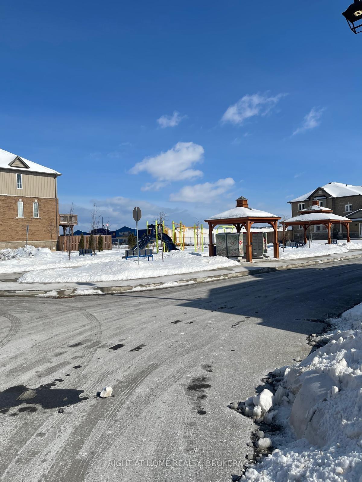 Photo 10 of 8 Canary Grass Boulevard, Hamilton, Hannon — HOMEH