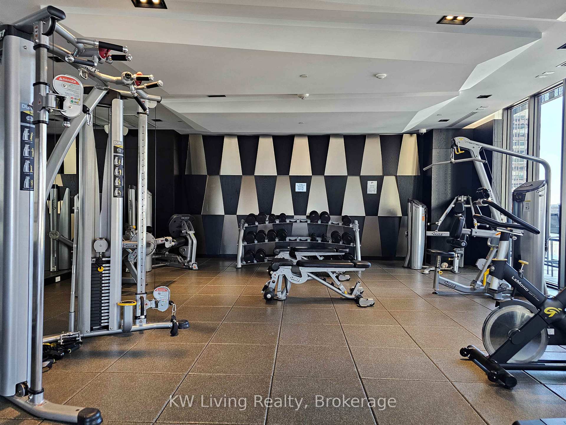 Photo 18 of Unit 5004, 8 Eglinton Avenue E, Toronto, Mount Pleasant West — HOMEH