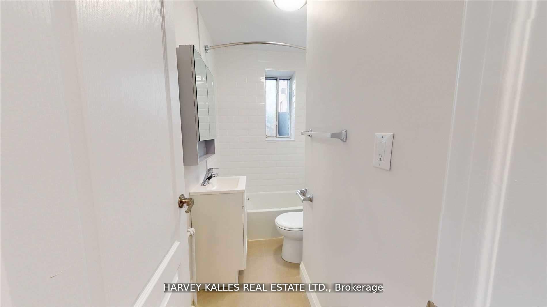 Photo 16 of Unit 8, 320 Lonsdale Road, Toronto, Forest Hill South — HOMEH