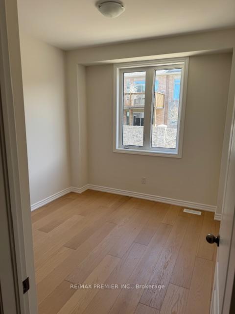 Photo 5 of 65 Lawrence D. Pridham Avenue, New Tecumseth, Alliston — HOMEH