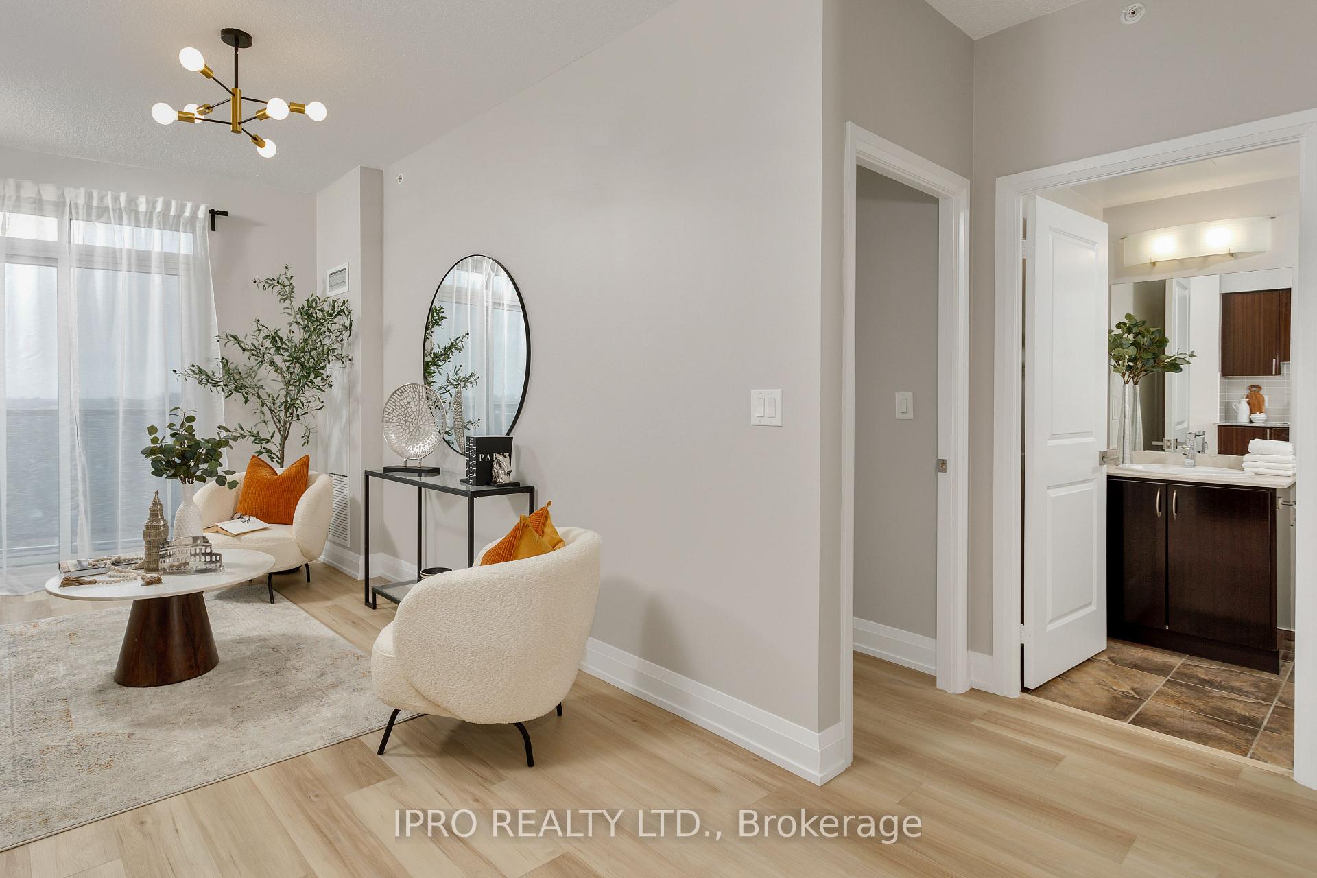 Photo 3 of Unit 1827, 7161 Yonge Street, Markham, Grandview — HOMEH
