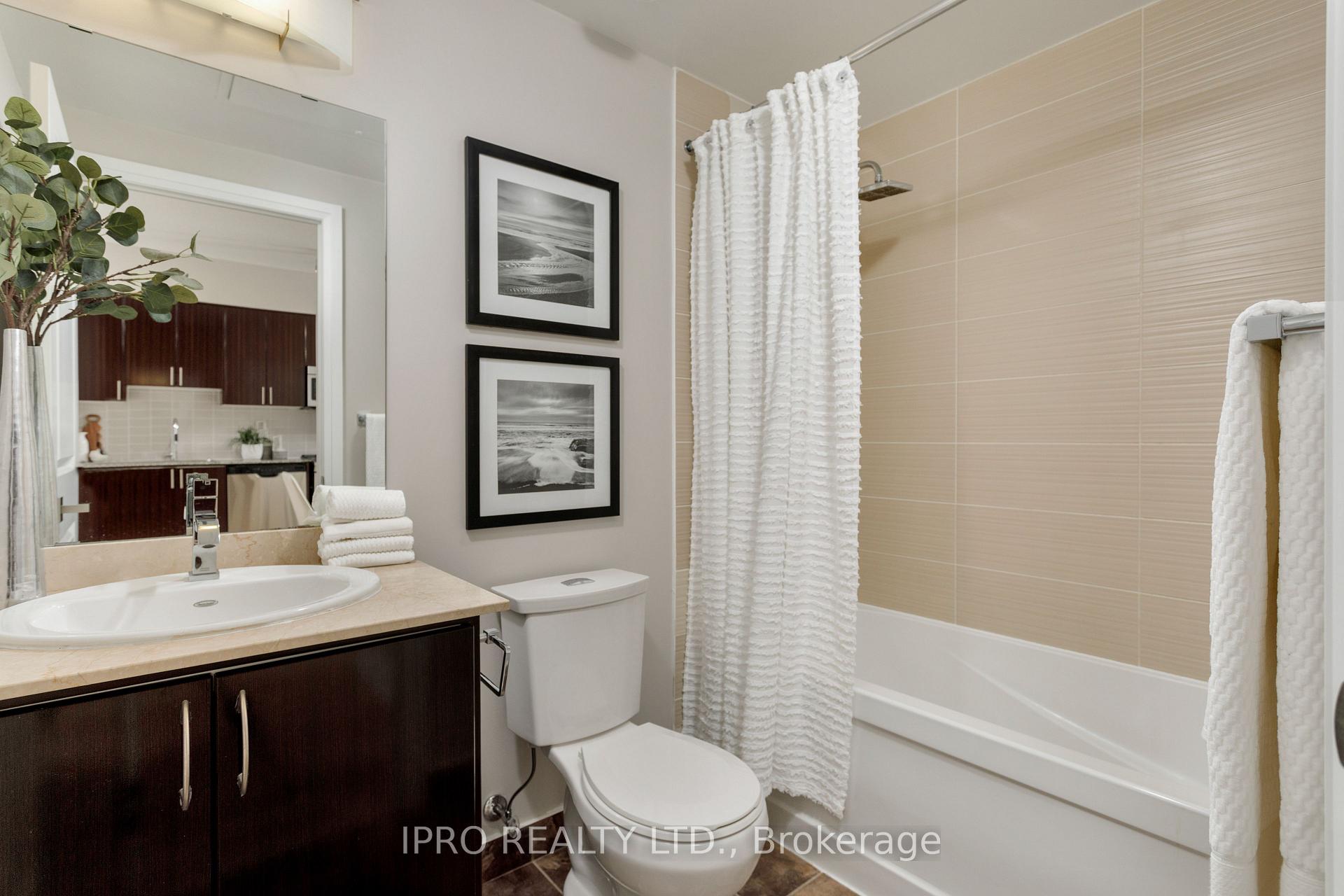 Photo 11 of Unit 1827, 7161 Yonge Street, Markham, Grandview — HOMEH