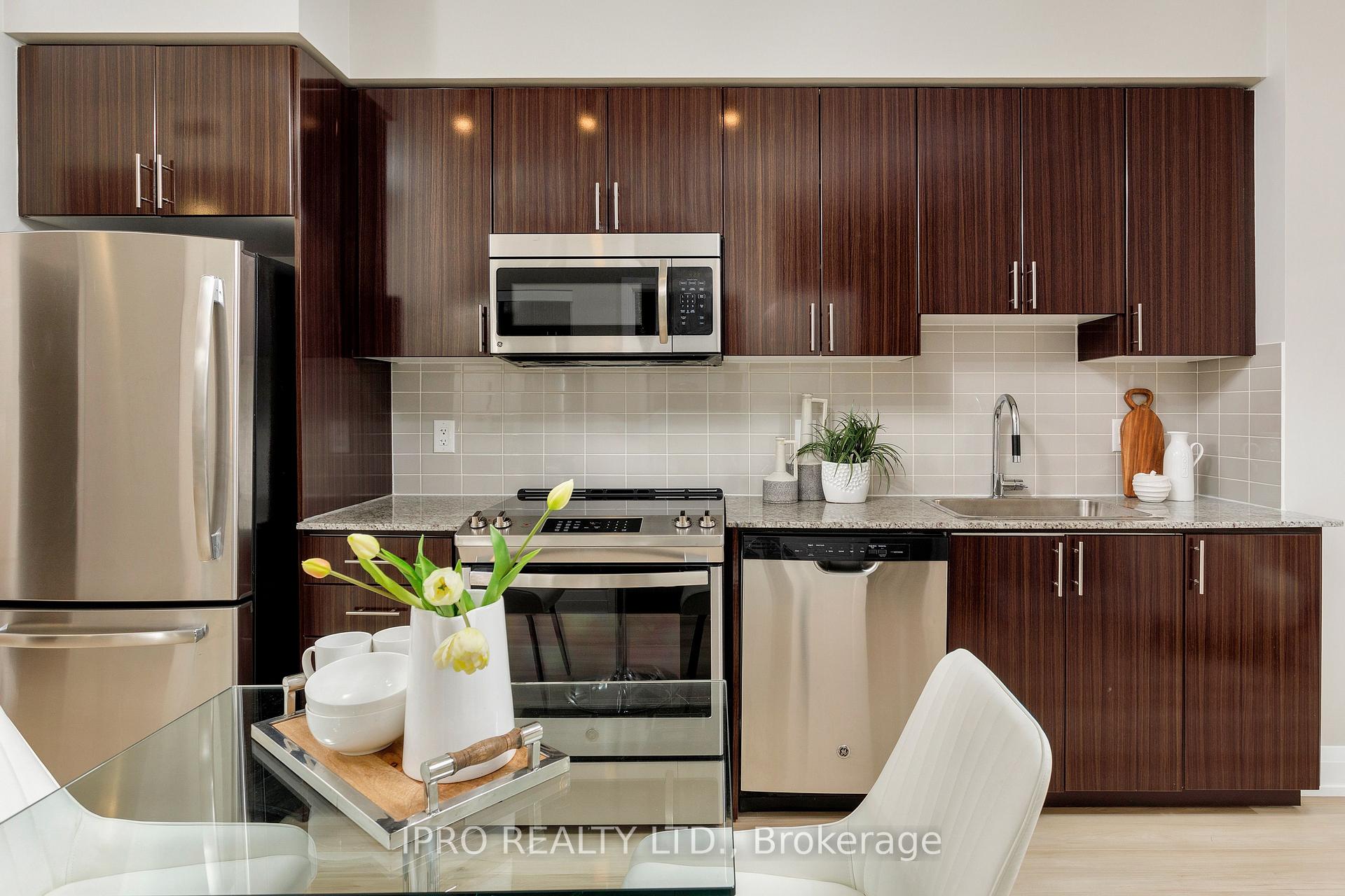 Photo 26 of Unit 1827, 7161 Yonge Street, Markham, Grandview — HOMEH