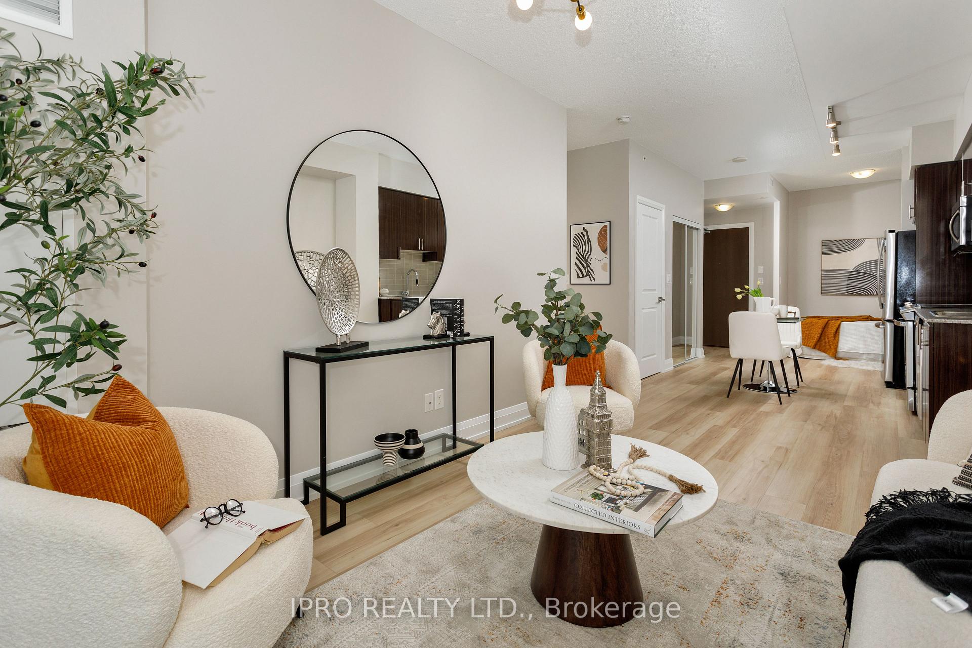Photo 19 of Unit 1827, 7161 Yonge Street, Markham, Grandview — HOMEH