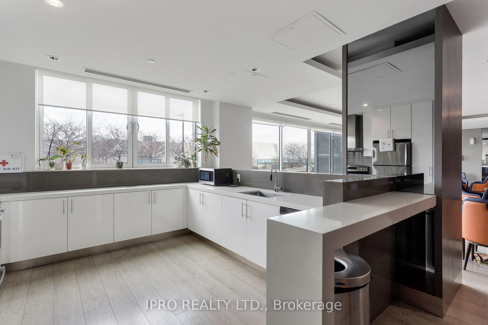 Photo 23 of Unit 1827, 7161 Yonge Street, Markham, Grandview — HOMEH