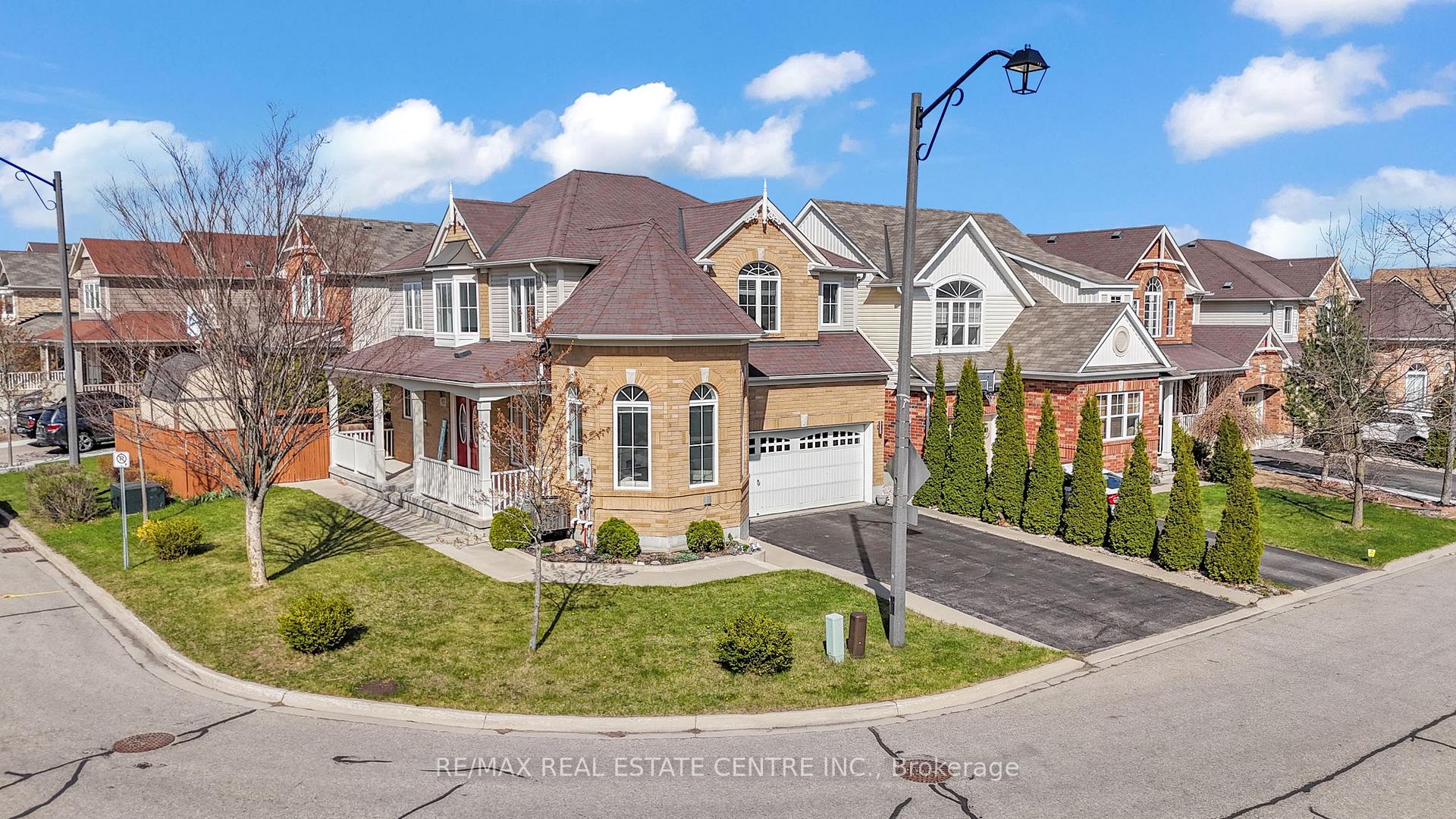 Photo 1 of 52 Silverthorne Drive, Cambridge, Silver Heights — HOMEH