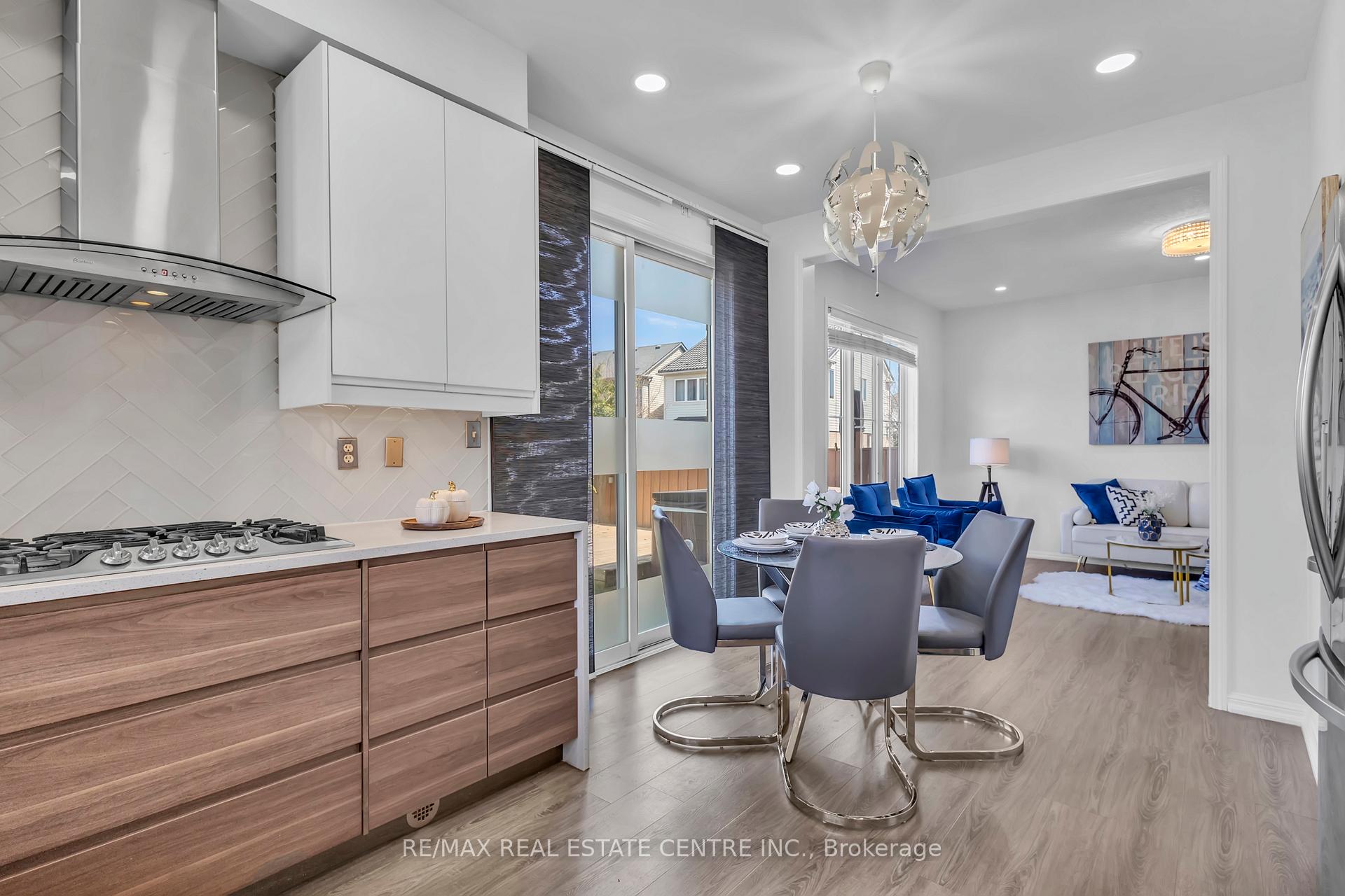 Photo 34 of 52 Silverthorne Drive, Cambridge, Silver Heights — HOMEH
