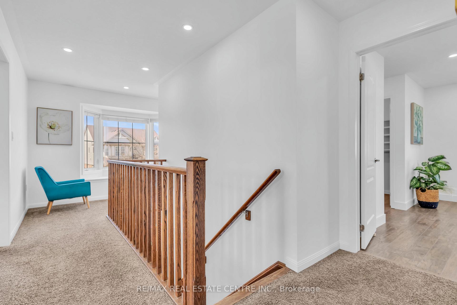 Photo 16 of 52 Silverthorne Drive, Cambridge, Silver Heights — HOMEH