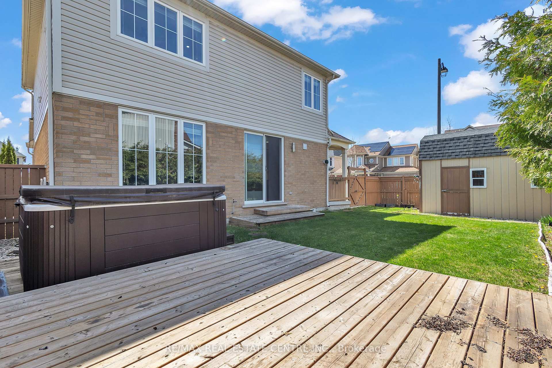 Photo 32 of 52 Silverthorne Drive, Cambridge, Silver Heights — HOMEH