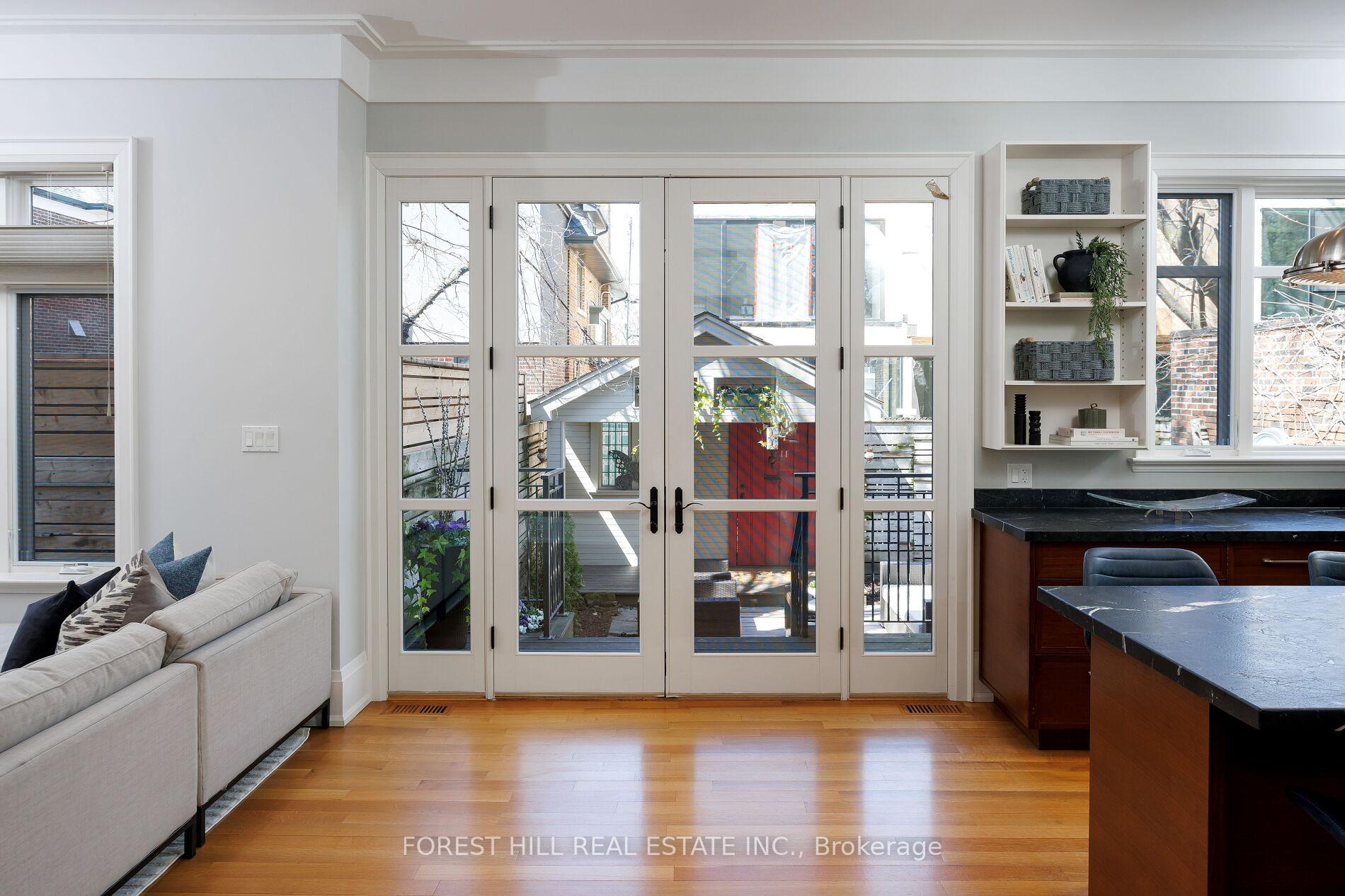 Photo 9 of 102 Chaplin Crescent, Toronto, Yonge-Eglinton — HOMEH
