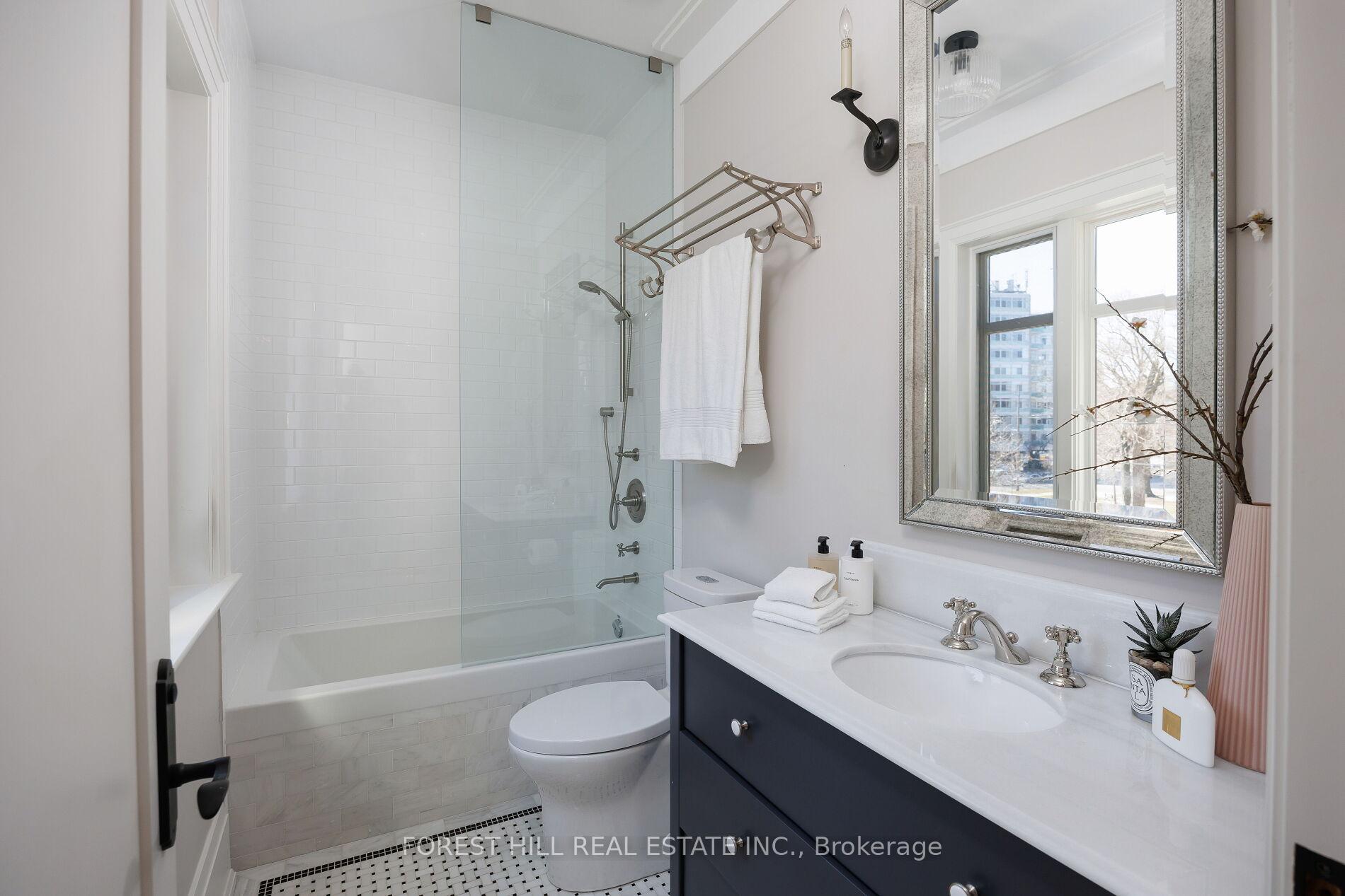 Photo 27 of 102 Chaplin Crescent, Toronto, Yonge-Eglinton — HOMEH