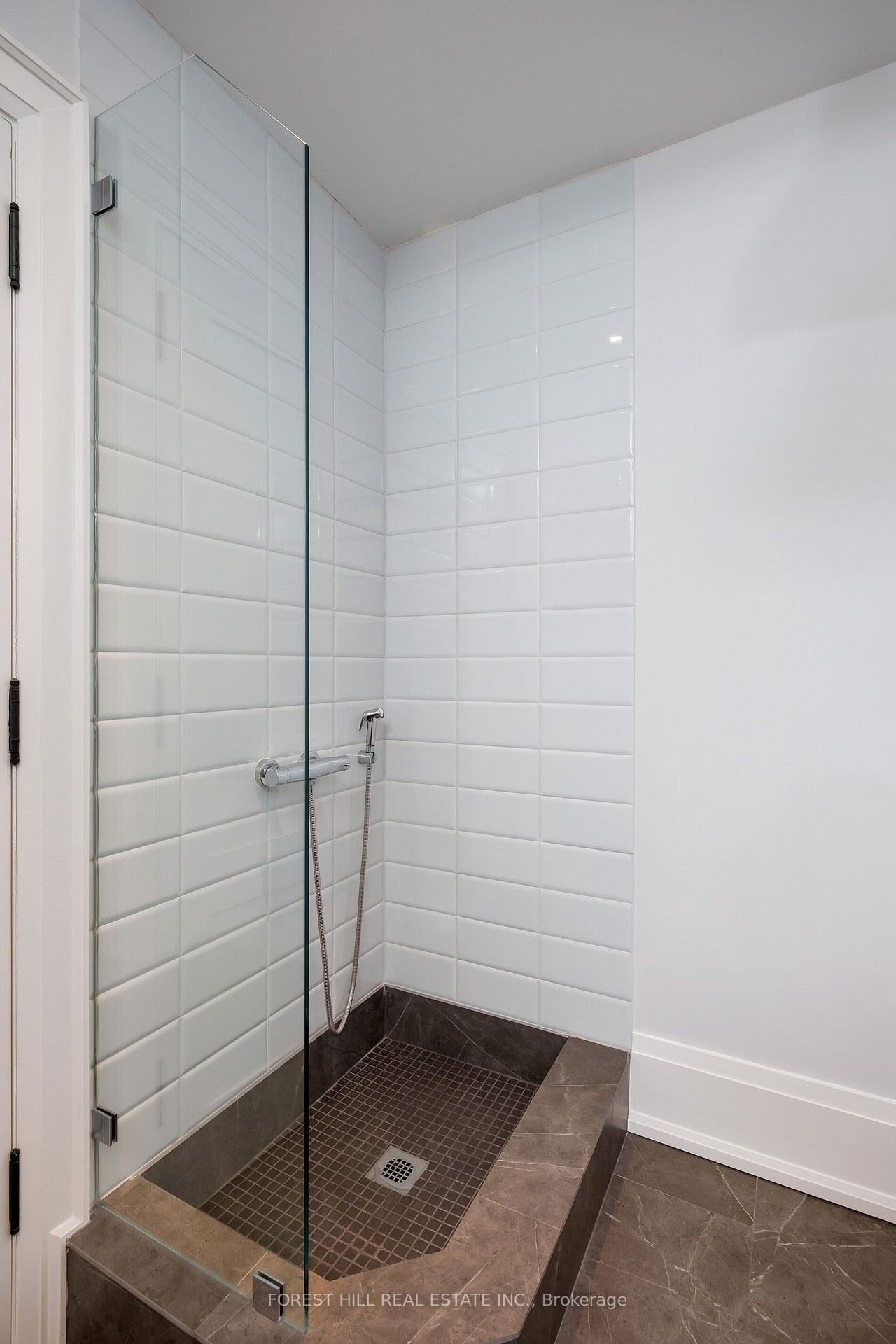 Photo 37 of 102 Chaplin Crescent, Toronto, Yonge-Eglinton — HOMEH