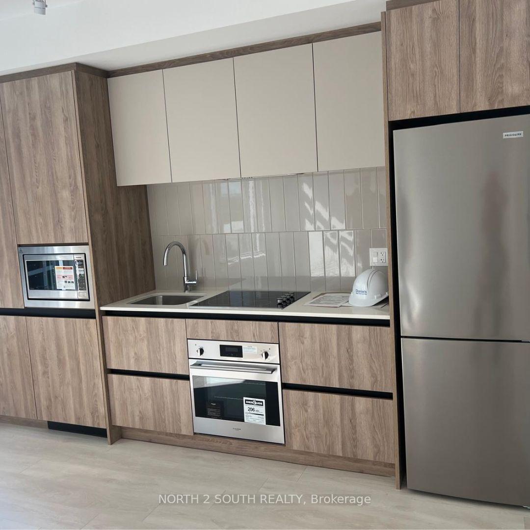 Photo 5 of Unit 521, 8 Beverley Glen Boulevard, Vaughan, Beverley Glen — HOMEH