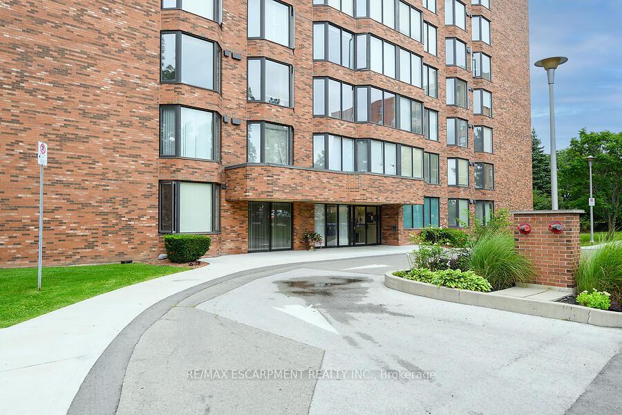 Photo 2 of Unit 405, 200 Limeridge Road W, Hamilton, Rolston — HOMEH