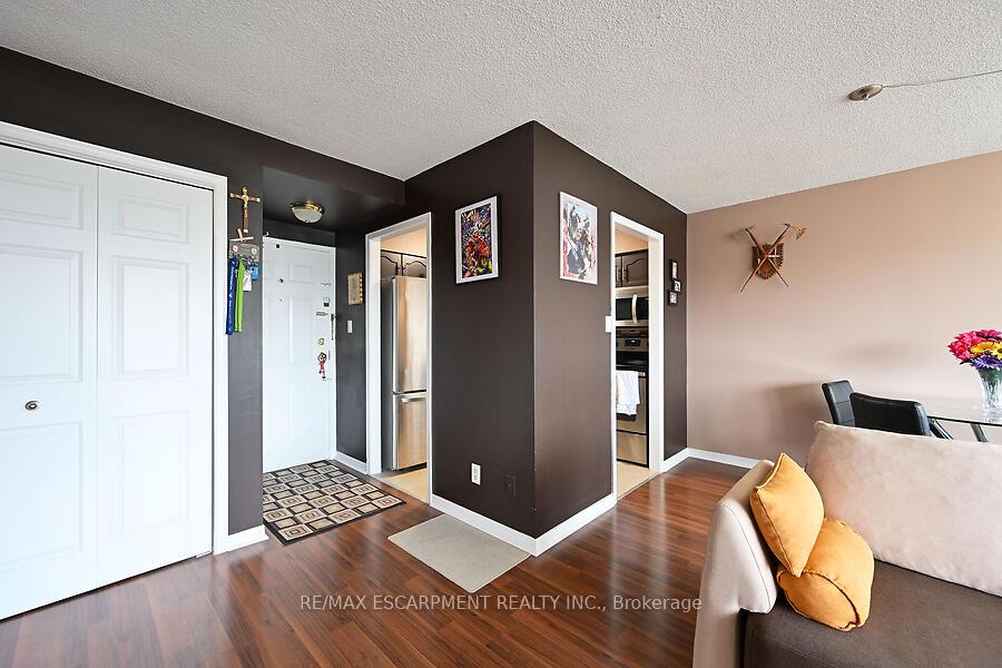 Photo 15 of Unit 405, 200 Limeridge Road W, Hamilton, Rolston — HOMEH