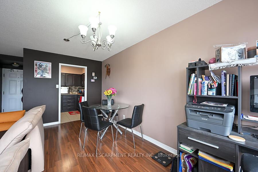 Photo 13 of Unit 405, 200 Limeridge Road W, Hamilton, Rolston — HOMEH