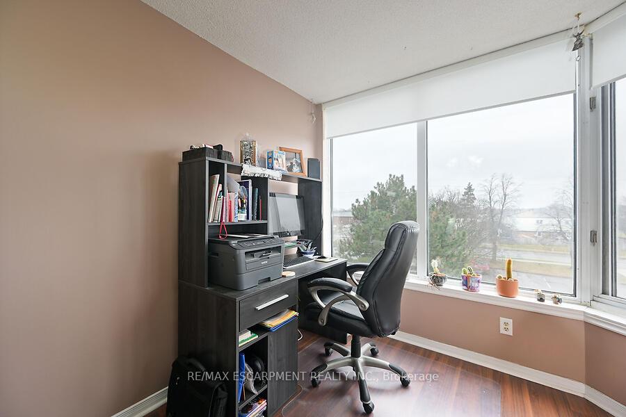 Photo 18 of Unit 405, 200 Limeridge Road W, Hamilton, Rolston — HOMEH