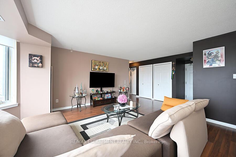 Photo 19 of Unit 405, 200 Limeridge Road W, Hamilton, Rolston — HOMEH