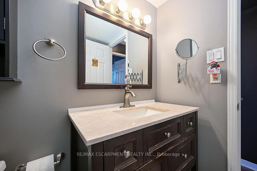 Photo 27 of Unit 405, 200 Limeridge Road W, Hamilton, Rolston — HOMEH