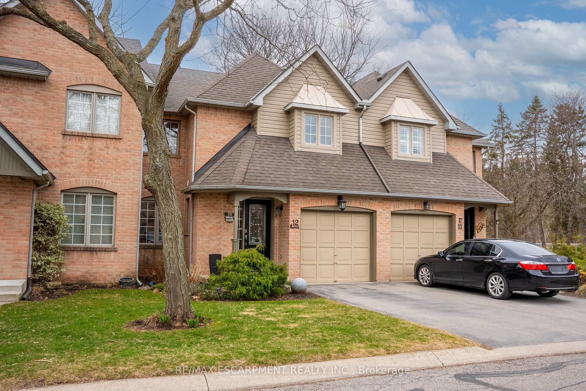 Photo 6 of Unit 12, 320 Hamilton Drive, Hamilton, Ancaster — HOMEH
