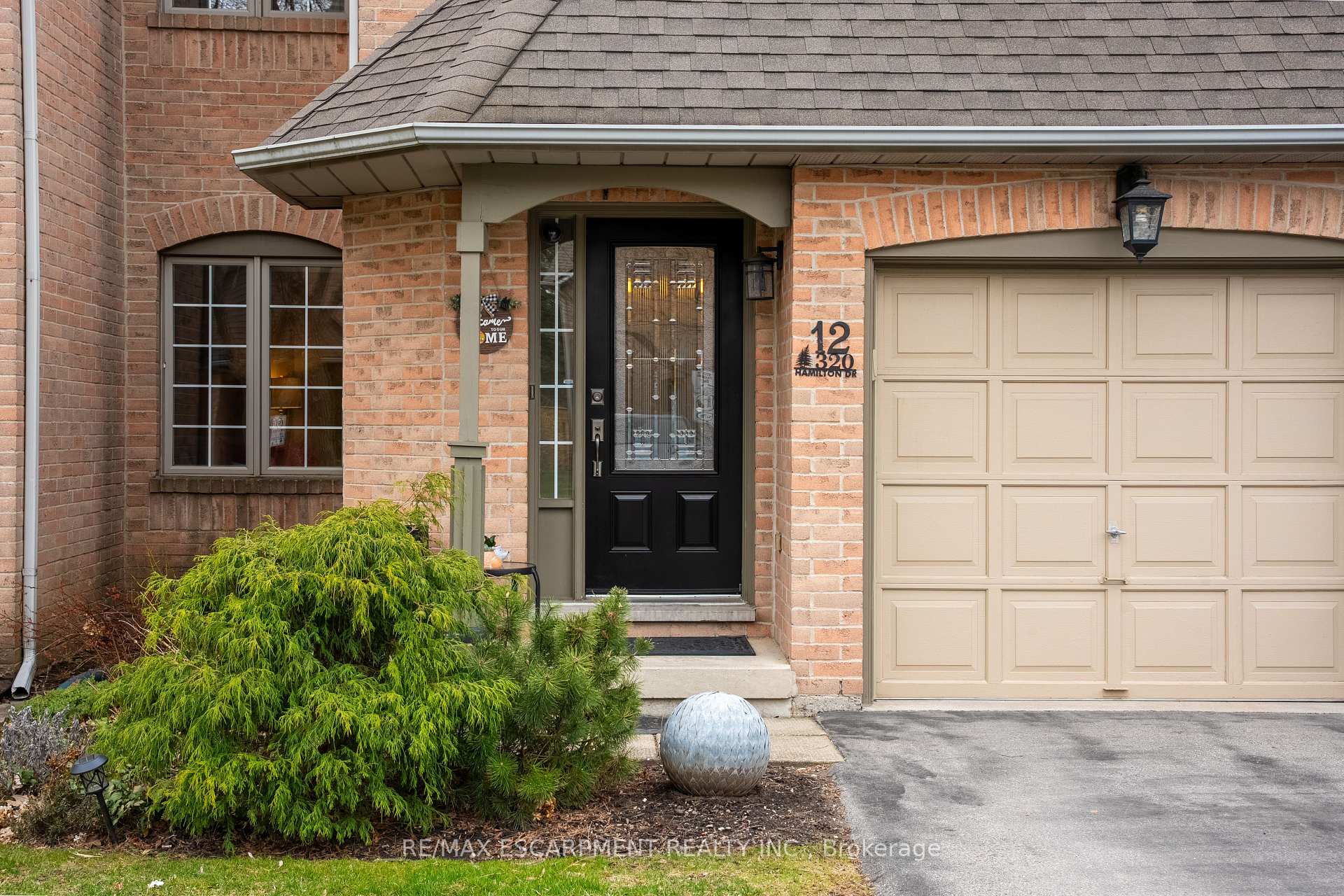 Photo 11 of Unit 12, 320 Hamilton Drive, Hamilton, Ancaster — HOMEH