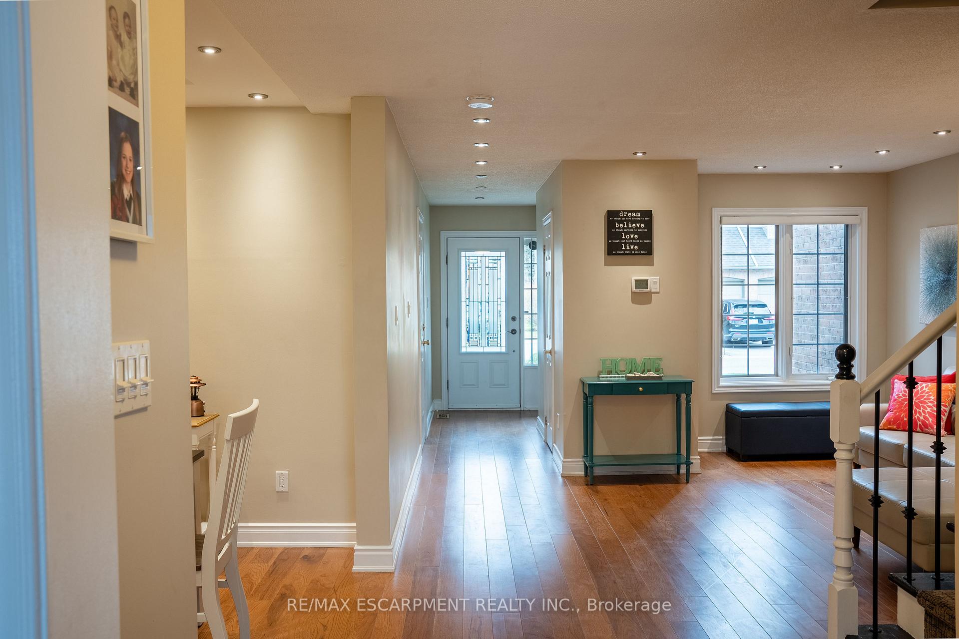Photo 8 of Unit 12, 320 Hamilton Drive, Hamilton, Ancaster — HOMEH