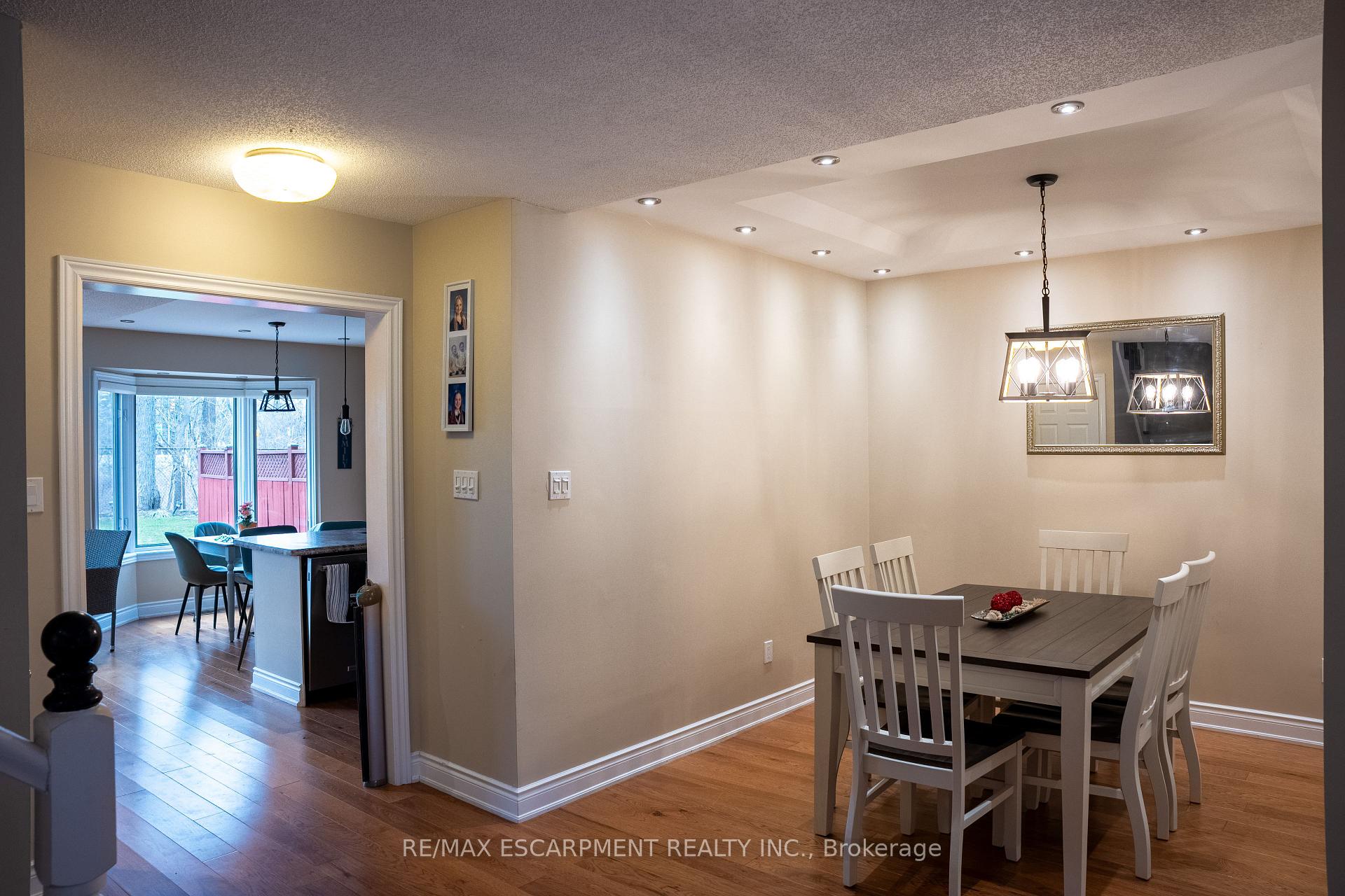 Photo 12 of Unit 12, 320 Hamilton Drive, Hamilton, Ancaster — HOMEH