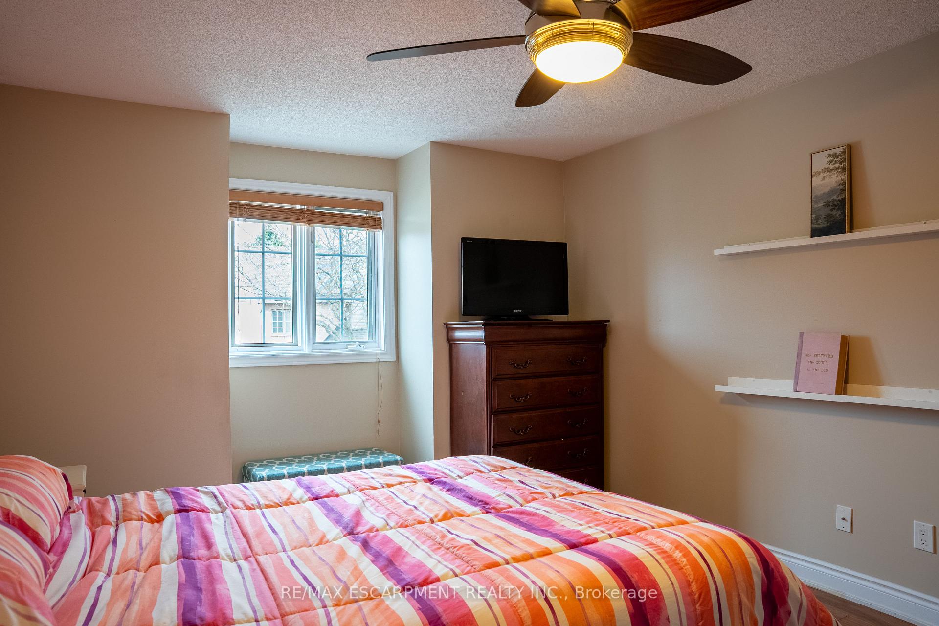 Photo 19 of Unit 12, 320 Hamilton Drive, Hamilton, Ancaster — HOMEH