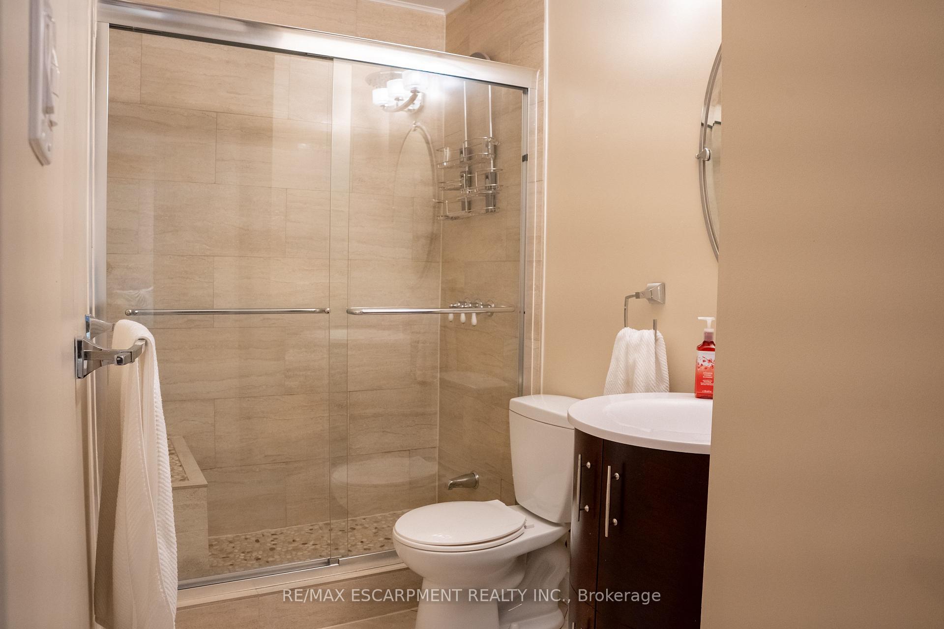 Photo 29 of Unit 12, 320 Hamilton Drive, Hamilton, Ancaster — HOMEH
