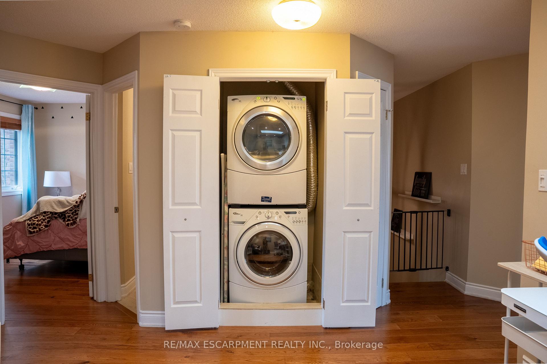 Photo 37 of Unit 12, 320 Hamilton Drive, Hamilton, Ancaster — HOMEH