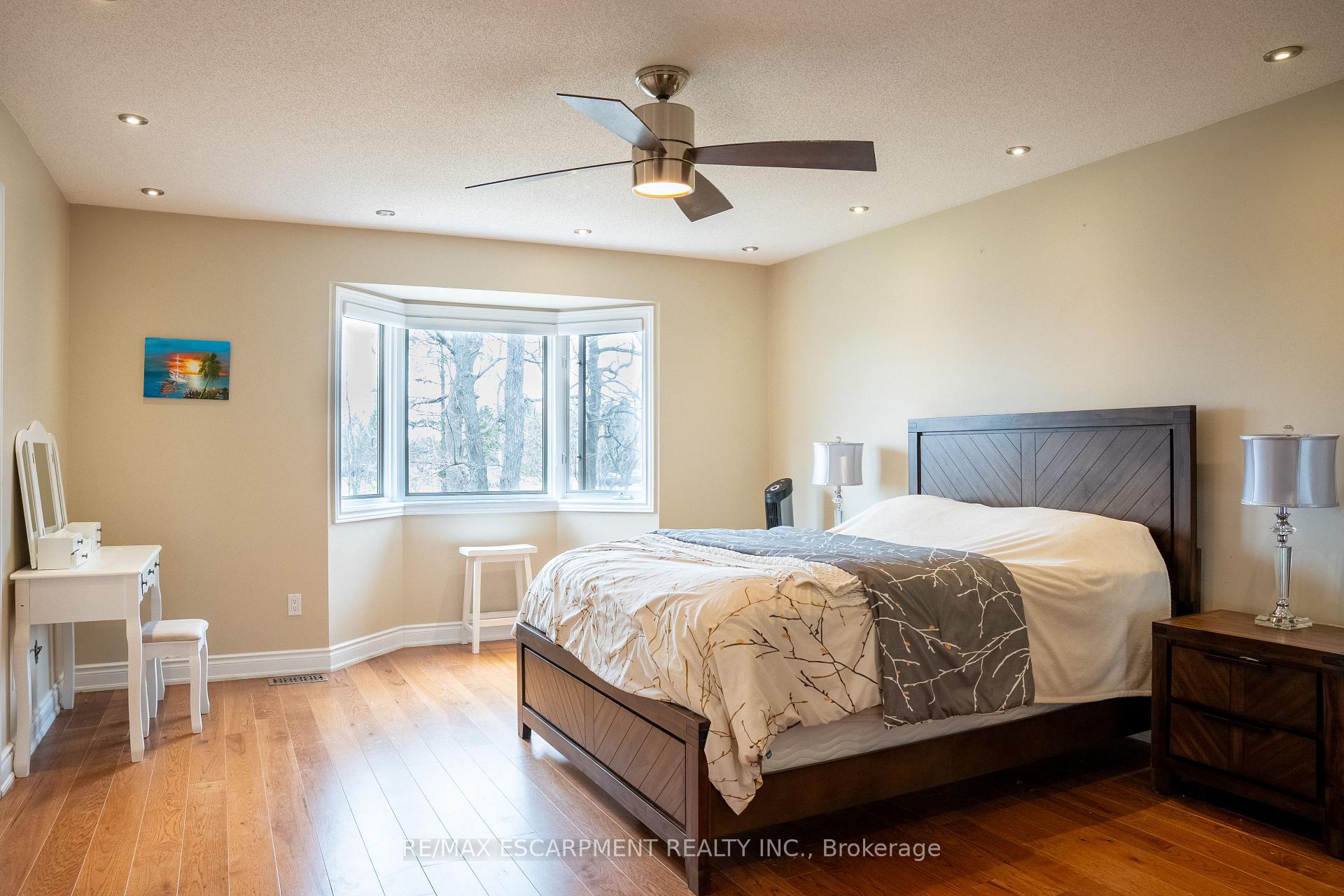 Photo 39 of Unit 12, 320 Hamilton Drive, Hamilton, Ancaster — HOMEH