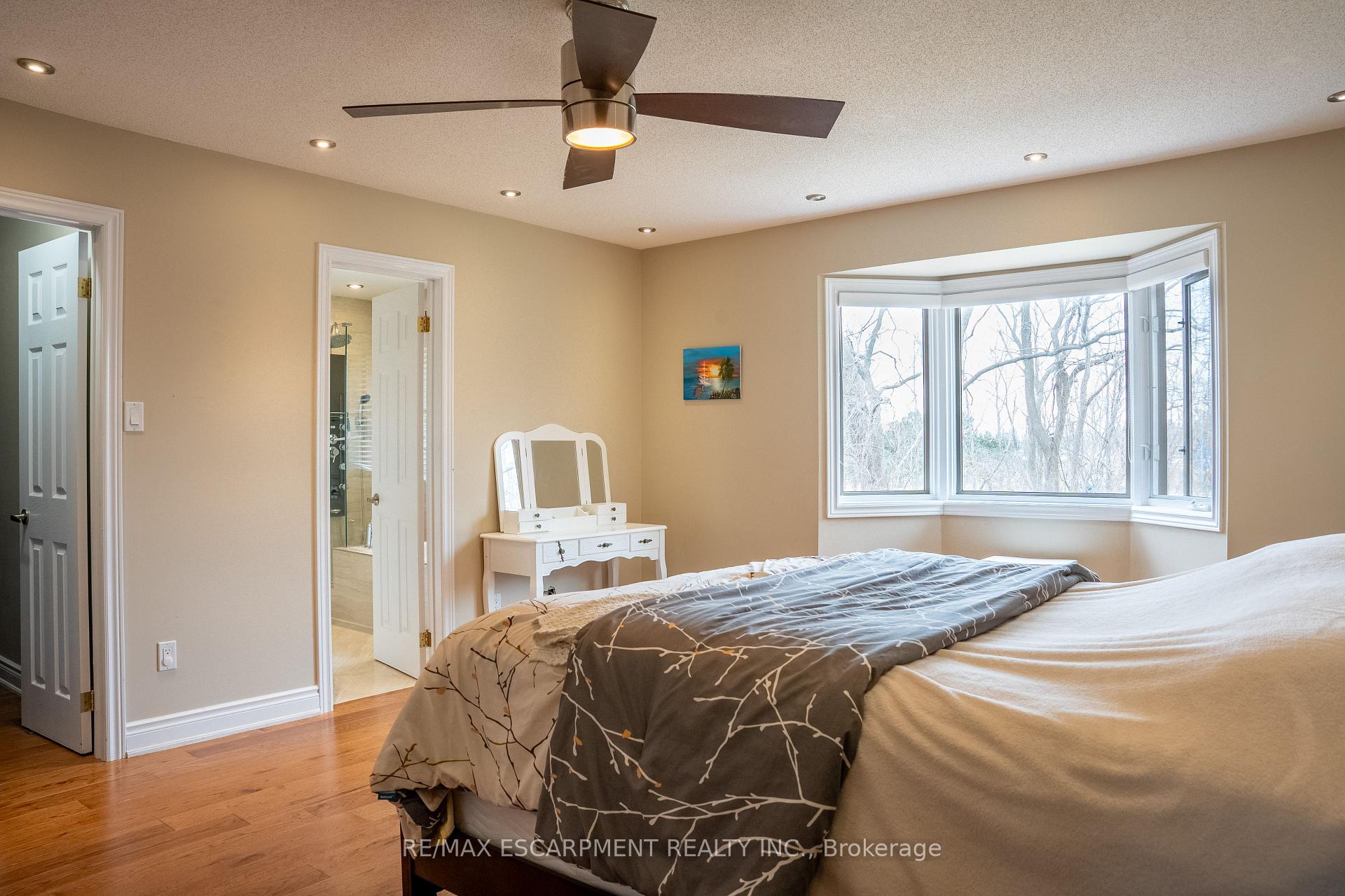 Photo 38 of Unit 12, 320 Hamilton Drive, Hamilton, Ancaster — HOMEH