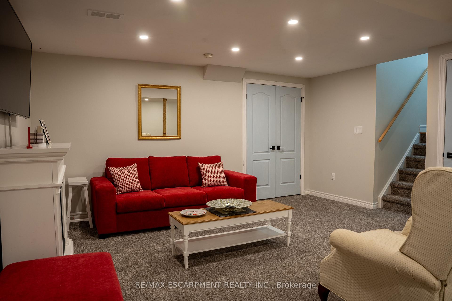 Photo 21 of Unit 12, 320 Hamilton Drive, Hamilton, Ancaster — HOMEH
