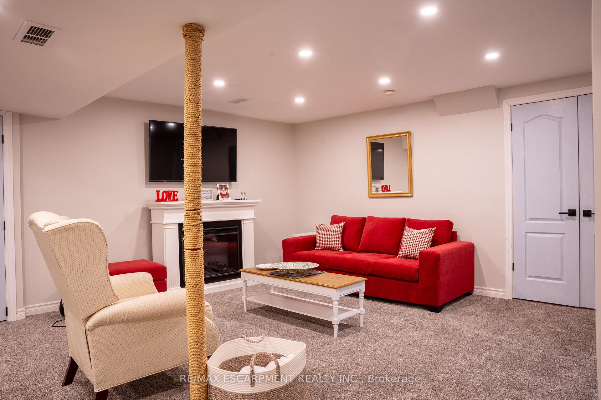 Photo 33 of Unit 12, 320 Hamilton Drive, Hamilton, Ancaster — HOMEH