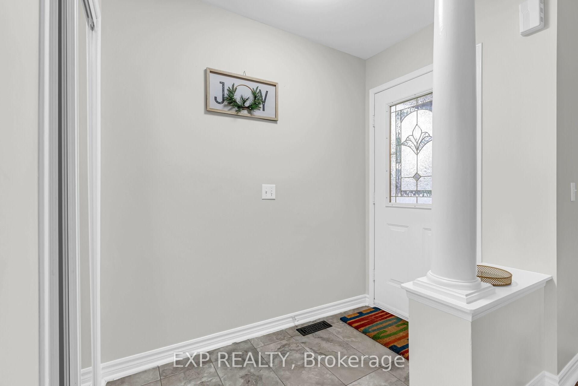 Photo 3 of 84 Seaside Circle, Brampton, Sandringham-Wellington — HOMEH