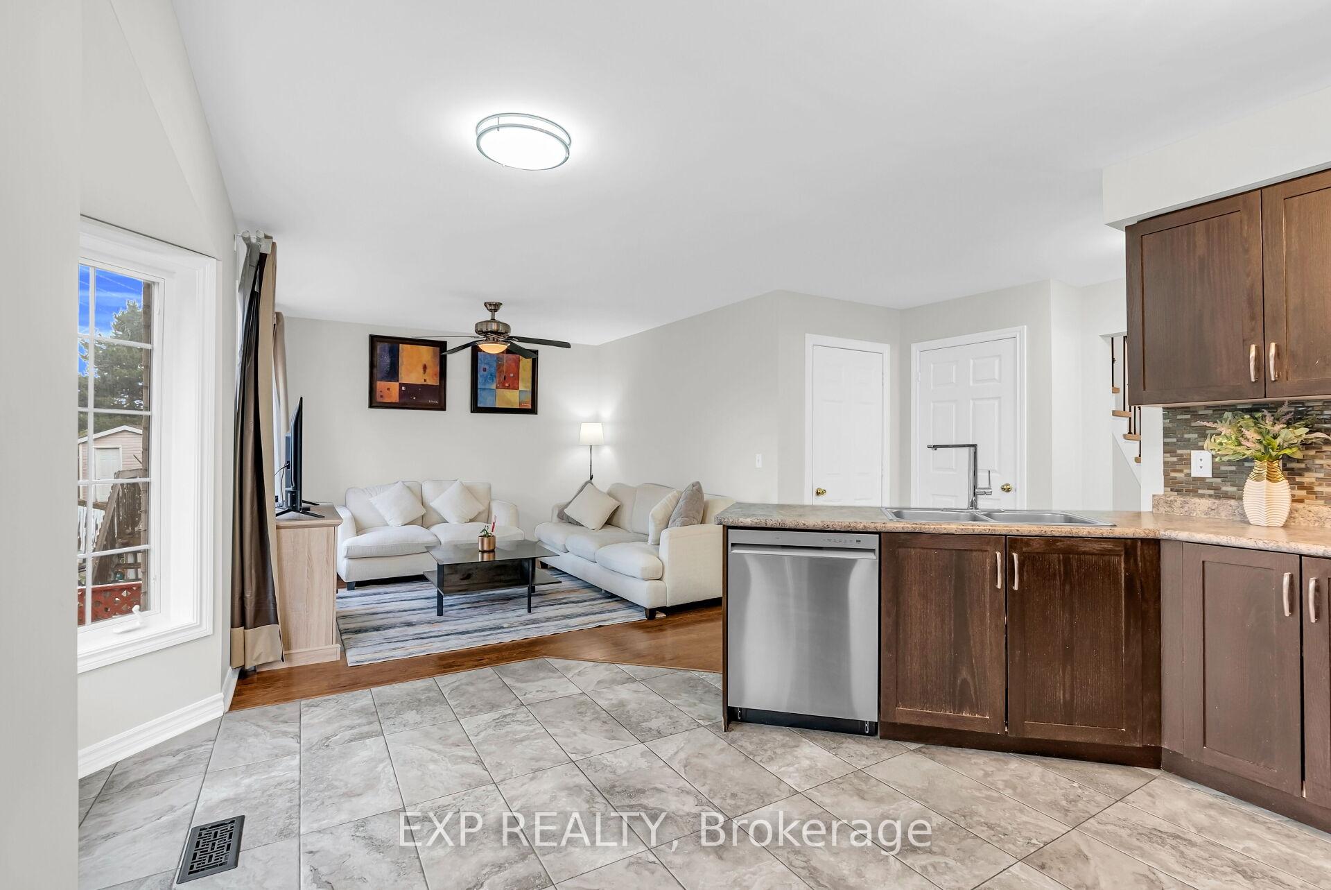 Photo 5 of 84 Seaside Circle, Brampton, Sandringham-Wellington — HOMEH