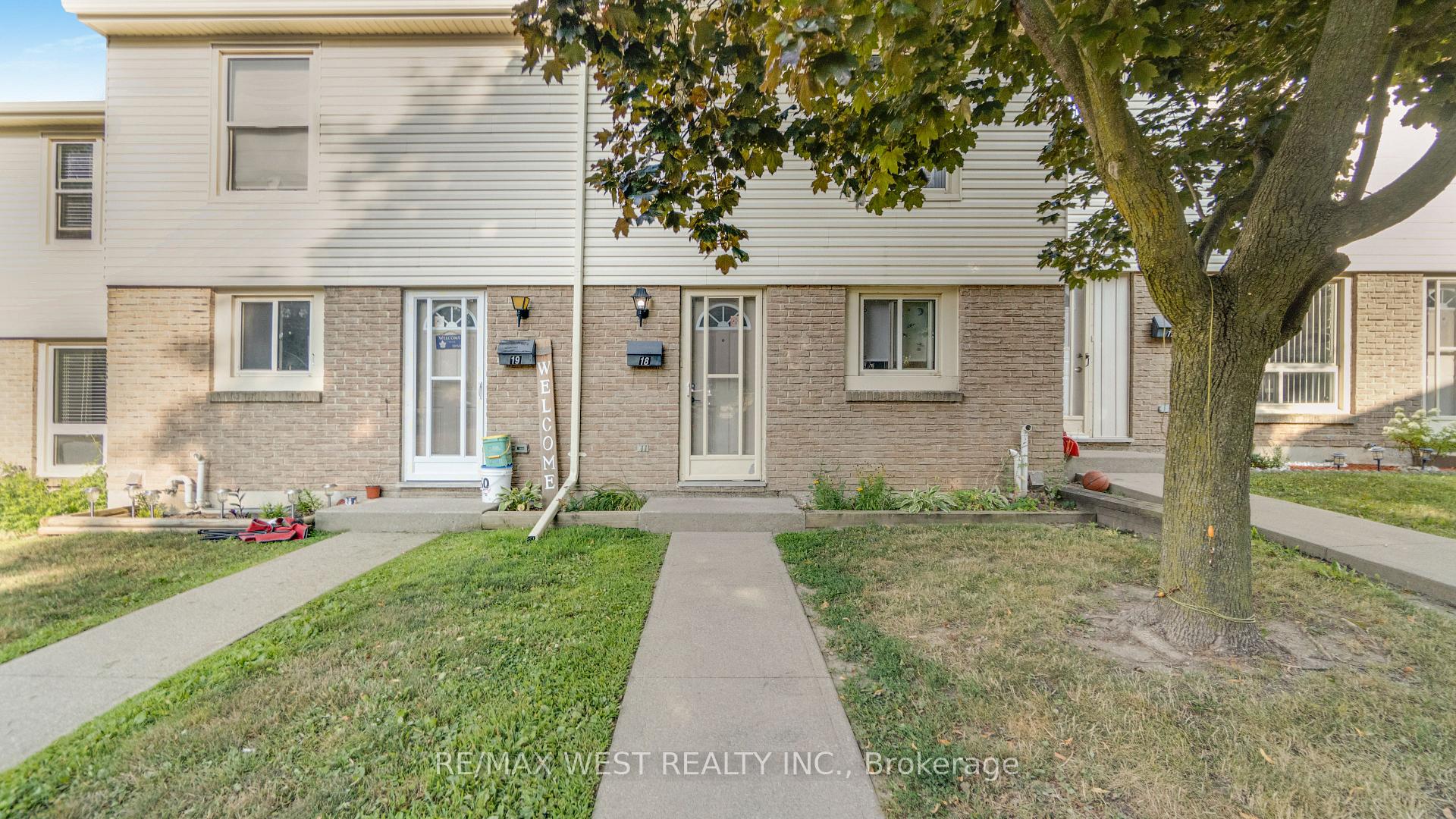 Photo 1 of Unit 18, 165 Green Valley Drive, Kitchener — HOMEH