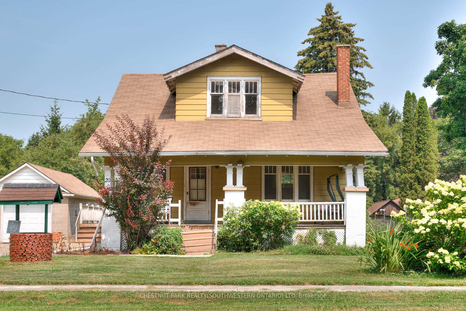 Photo 21 of 2057 Martin Street, Howick, Howick Twp — HOMEH