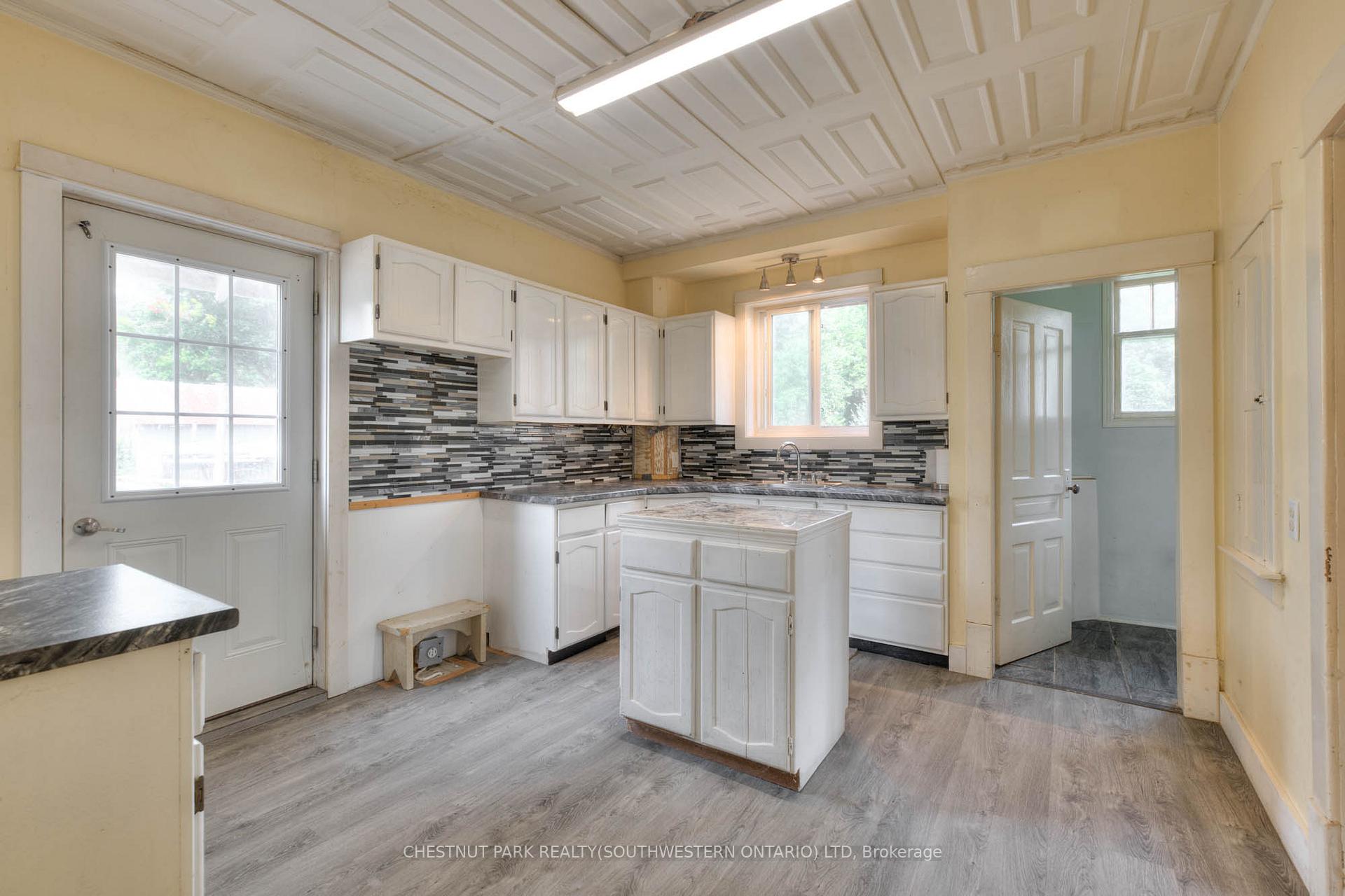 Photo 10 of 2057 Martin Street, Howick, Howick Twp — HOMEH