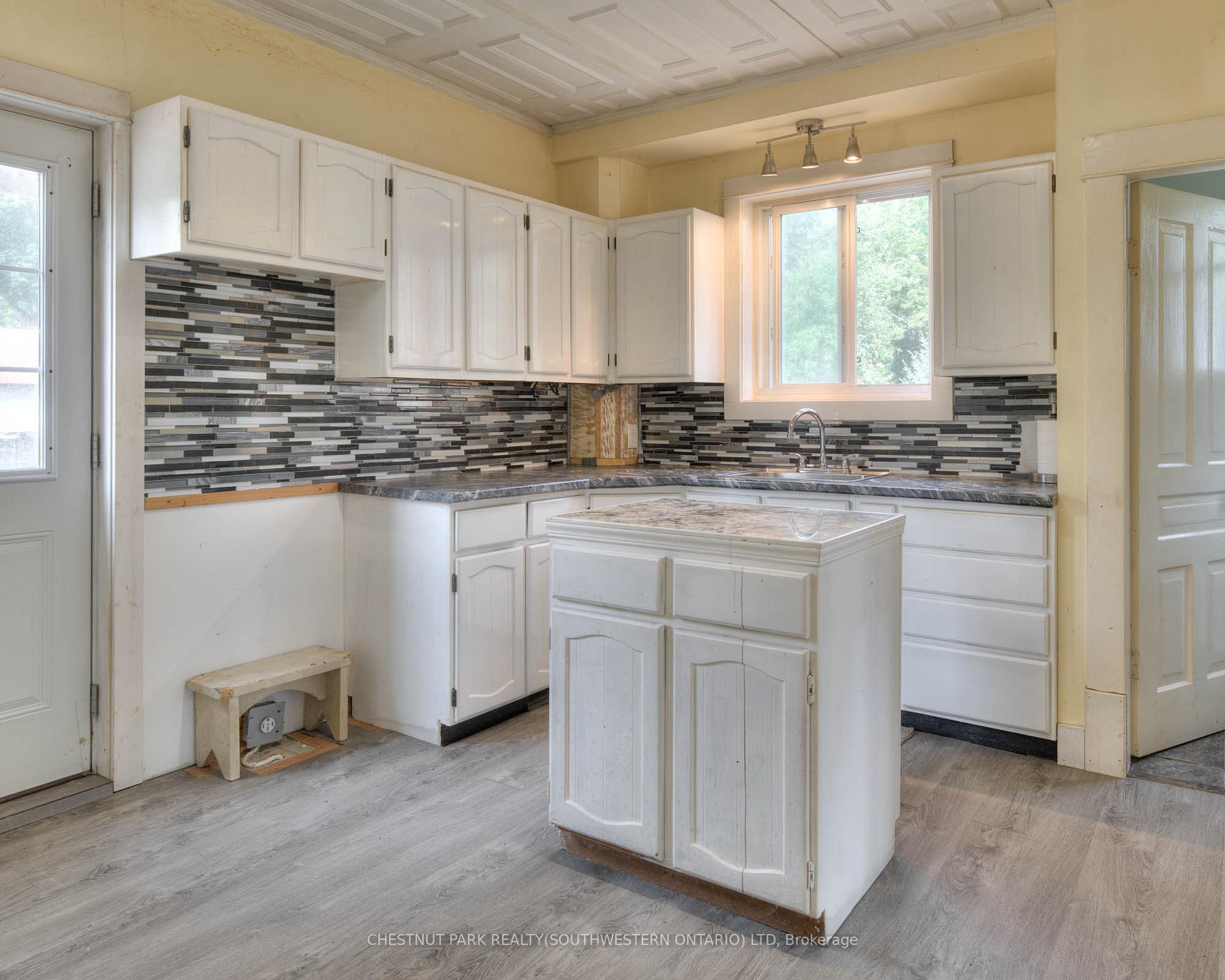 Photo 19 of 2057 Martin Street, Howick, Howick Twp — HOMEH