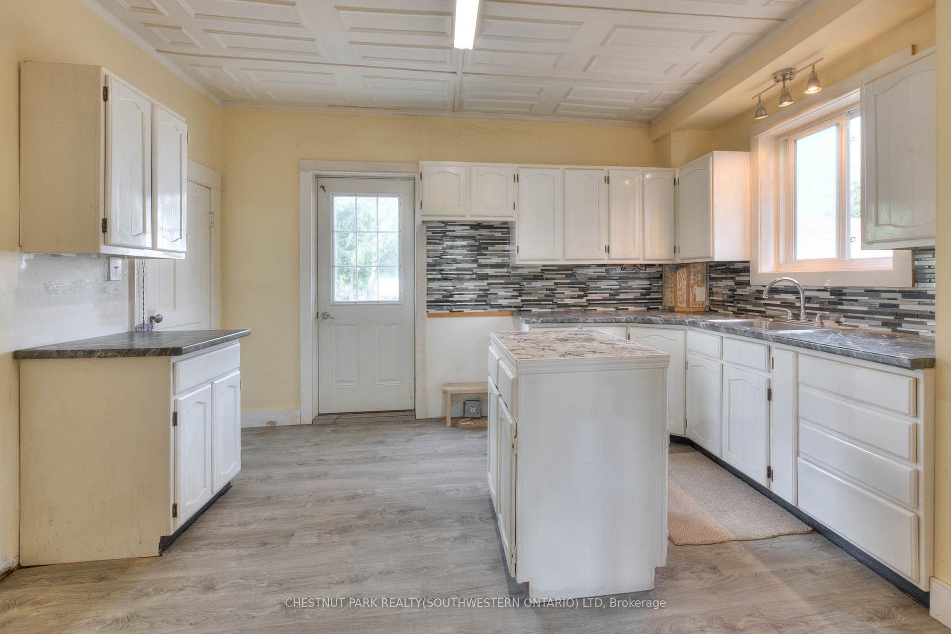 Photo 12 of 2057 Martin Street, Howick, Howick Twp — HOMEH