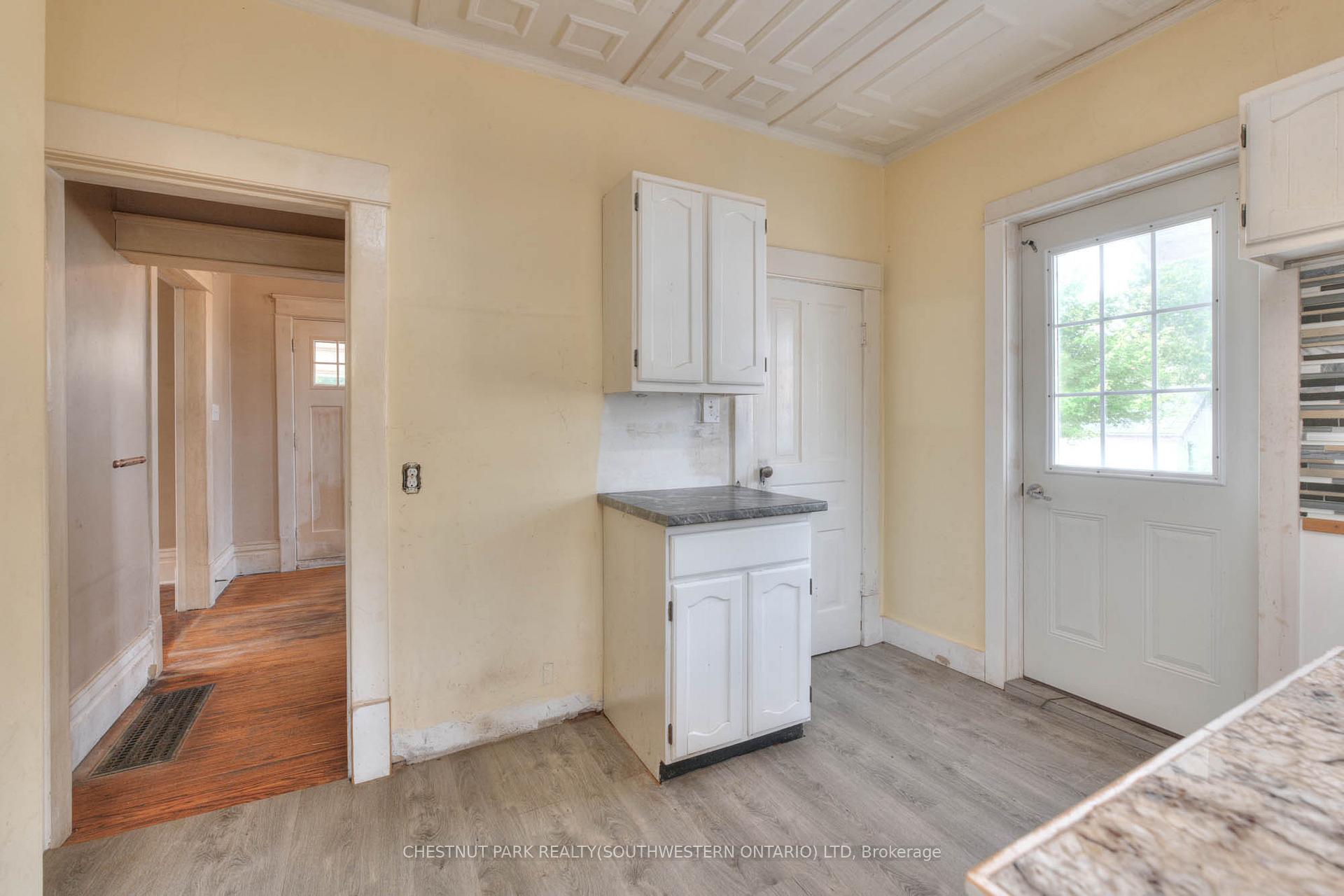 Photo 8 of 2057 Martin Street, Howick, Howick Twp — HOMEH