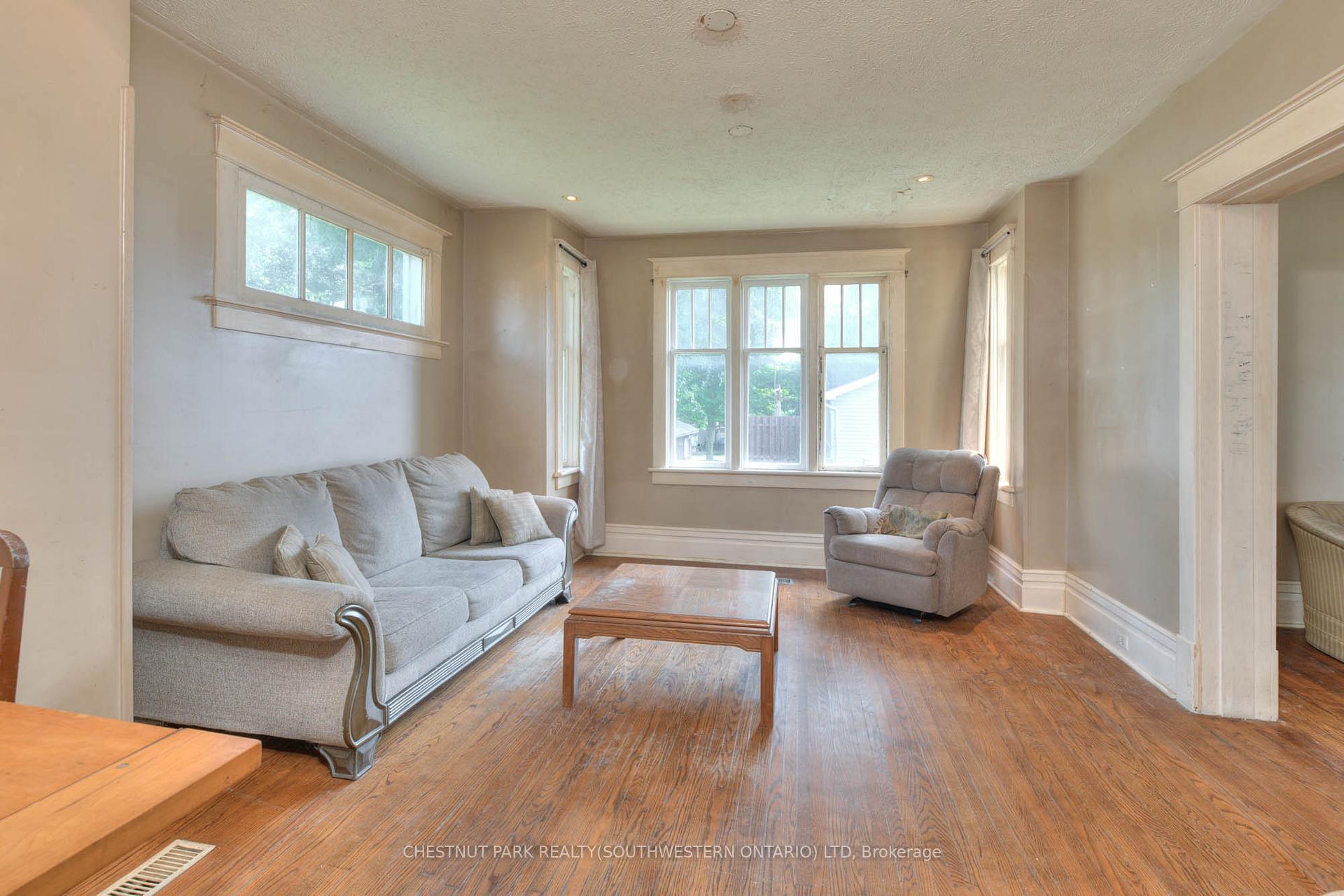 Photo 11 of 2057 Martin Street, Howick, Howick Twp — HOMEH