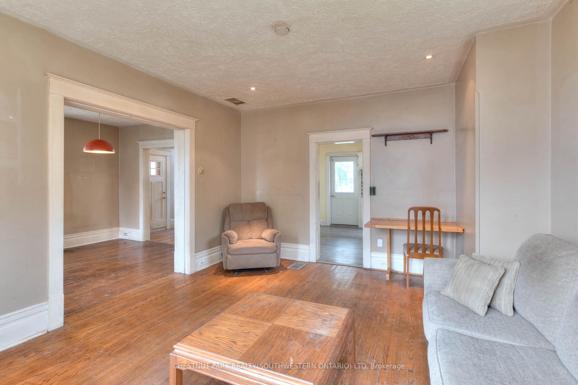 Photo 4 of 2057 Martin Street, Howick, Howick Twp — HOMEH