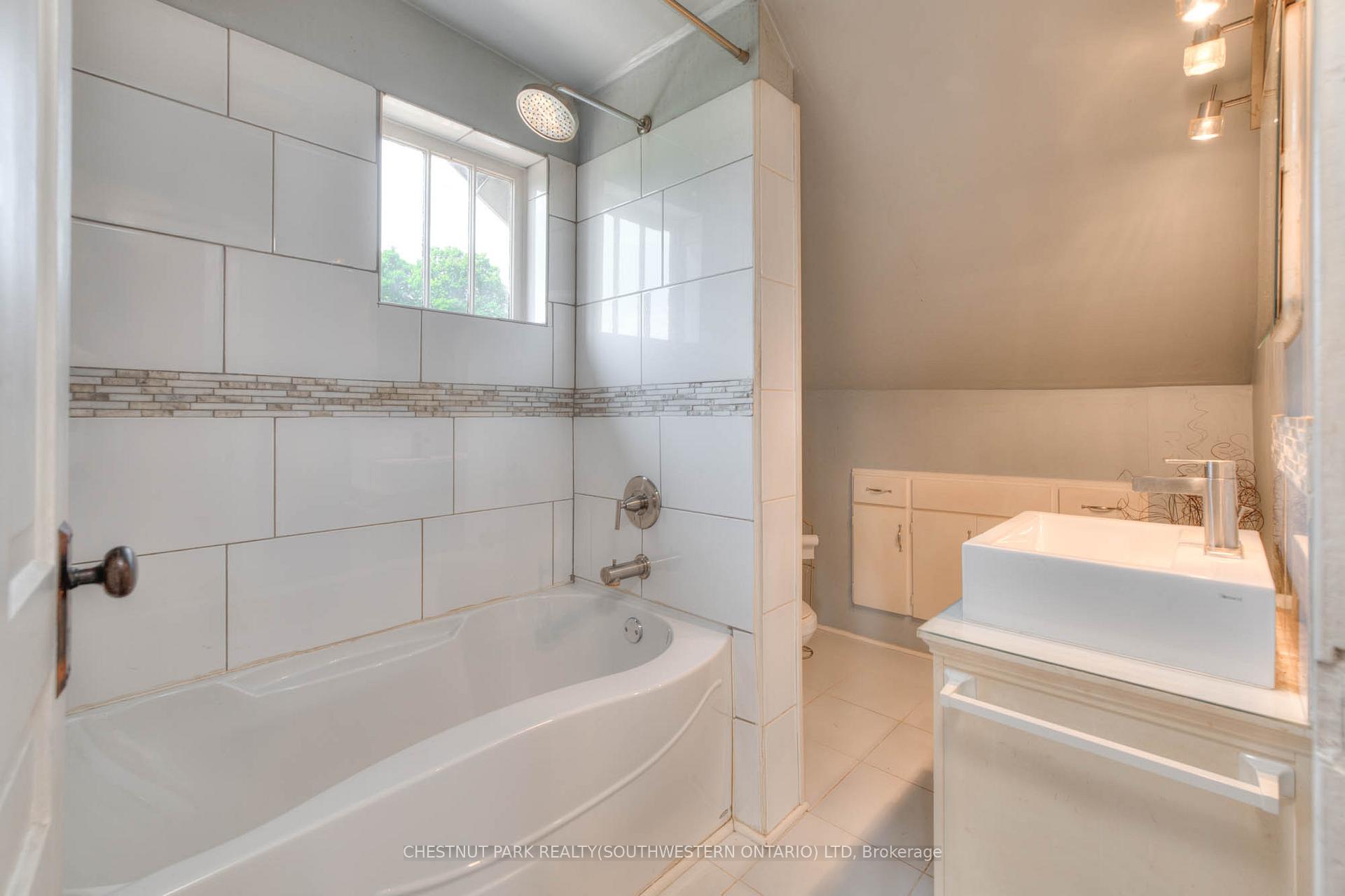 Photo 15 of 2057 Martin Street, Howick, Howick Twp — HOMEH